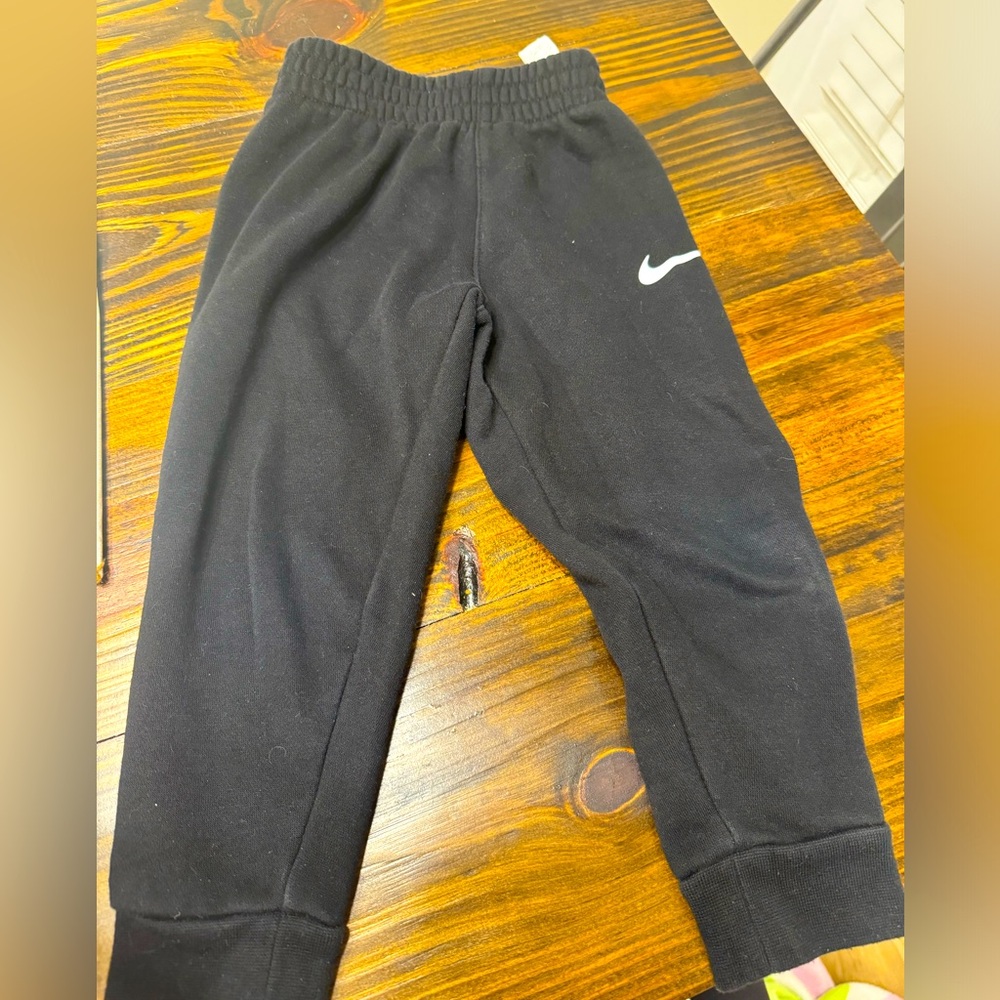 Nike sweatpants 3t